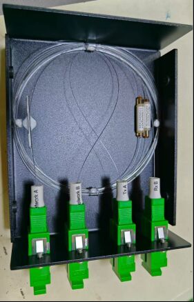 FWDM LGX Box Bypass Fliter Chassis bypass 1650nm T1260-1580nm R1630-1670nm składa się z 2 filtrów FWDM Centralne długości fali 1310,1550,1650nm